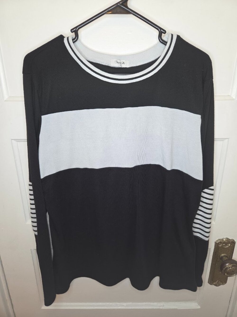 Share Blooming Jelly Shirt Black/White With Elbow Patches - Women's Size XL
